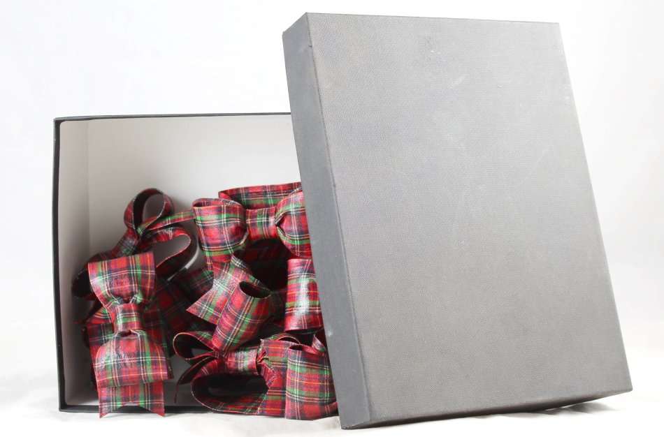 Bow Tie Napkin Holder - 10 Piece Set - Bid Now!!!