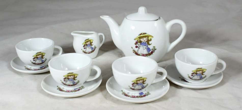 Miniature tea set - Little girl with flowers - Beautiful!! - Bid Now!!!