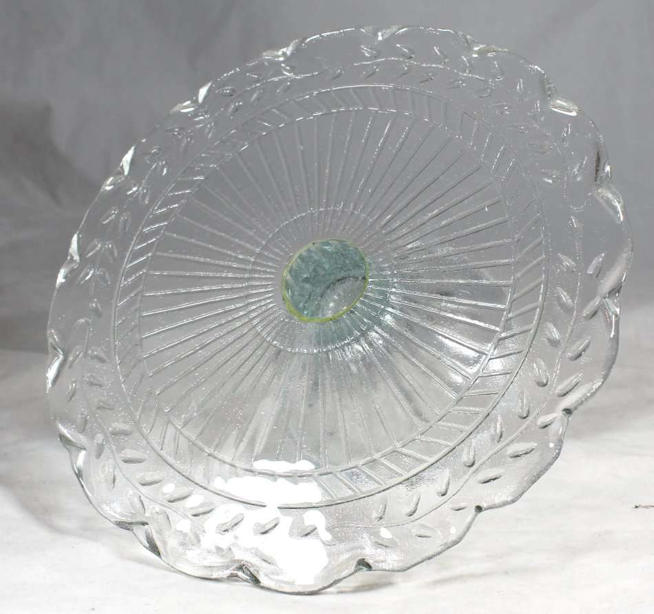 Glass cake stand - A beauty! - Low Price - Bid Now!!!