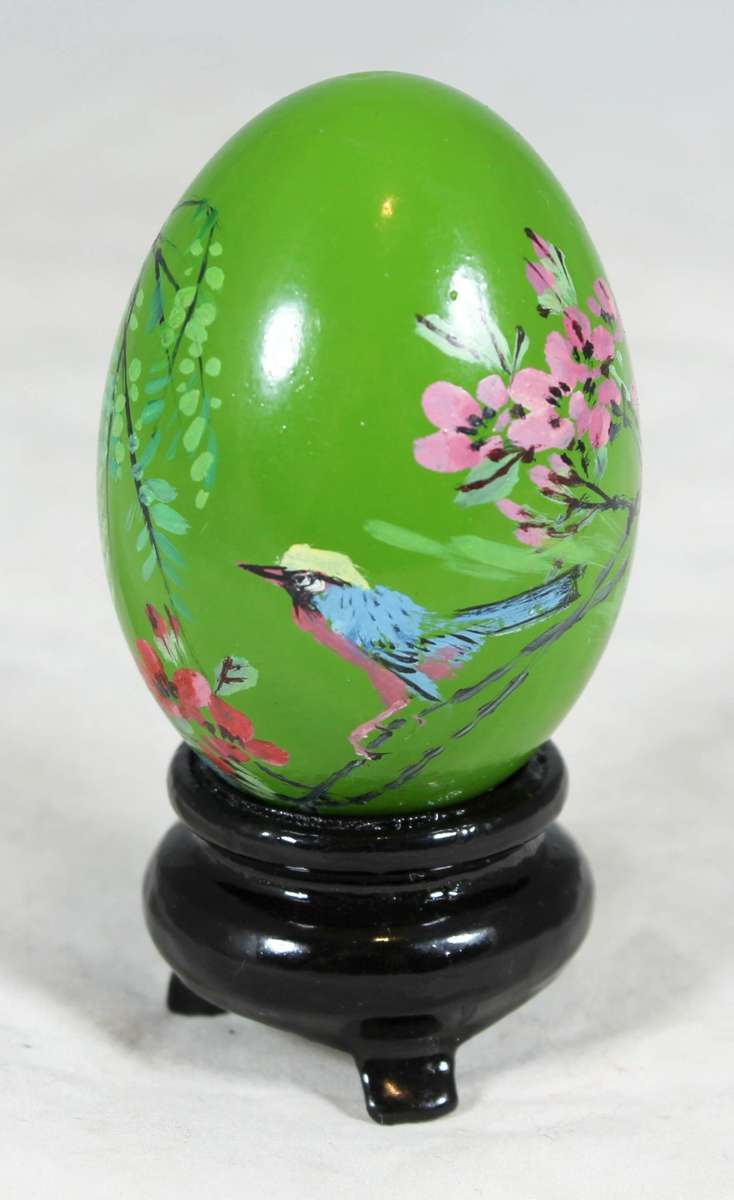 Hand painted Chinese egg on a stand - Green - Beautiful! - Bid Now!