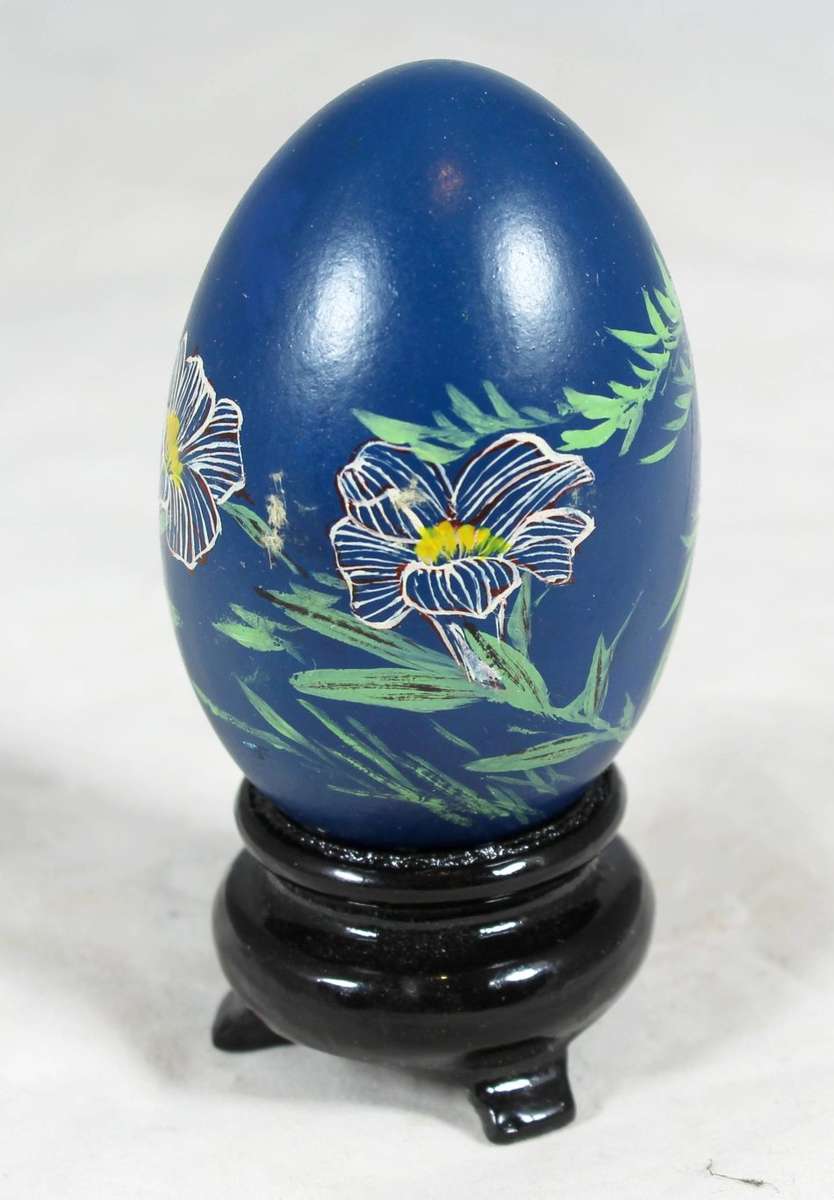 Hand painted Chinese egg on a stand - Blue - Beautiful! - Bid Now!