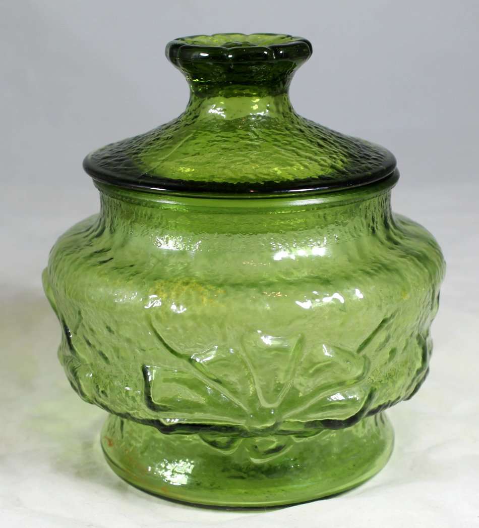 Green lidded glass sweet bowl - Beautiful!! - Bid Now!!!