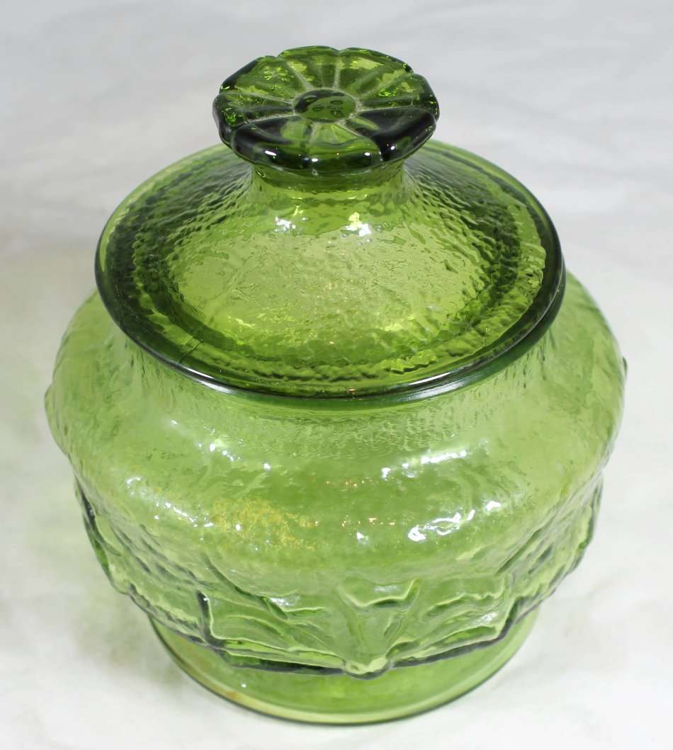 Green lidded glass sweet bowl - Beautiful!! - Bid Now!!!