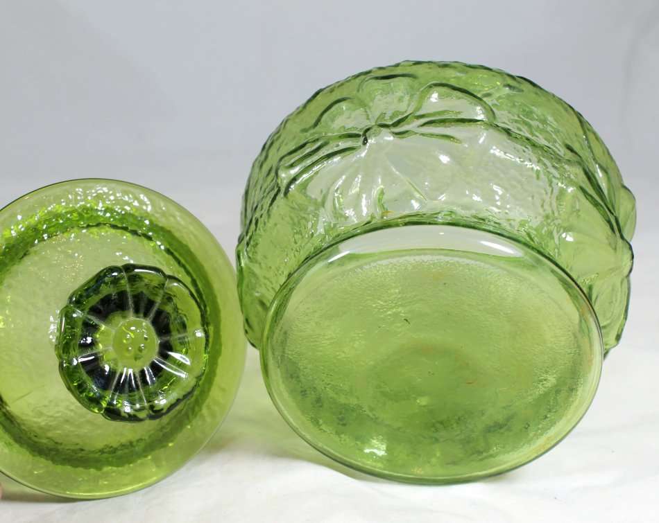 Green lidded glass sweet bowl - Beautiful!! - Bid Now!!!