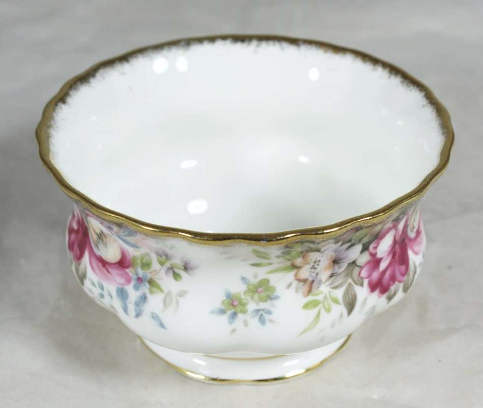 Royal Albert - Autumn Rose - 1981 - Sugar bowl - Beautiful!! - Low price! - Bid now!!