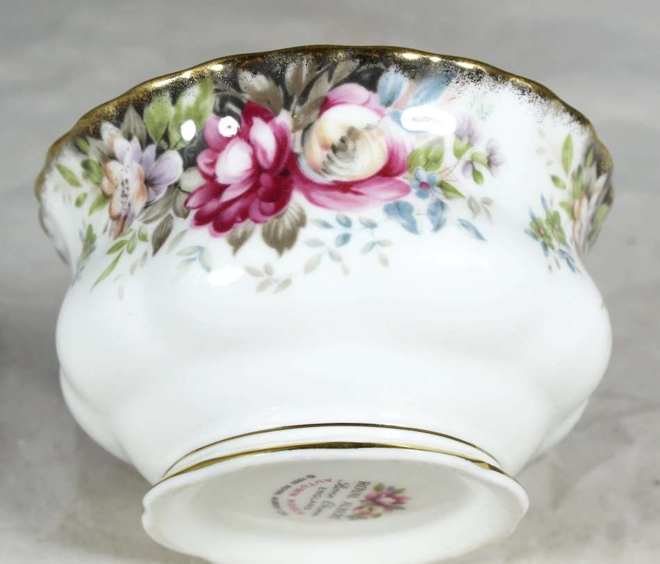 Royal Albert - Autumn Rose - 1981 - Sugar bowl - Beautiful!! - Low price! - Bid now!!