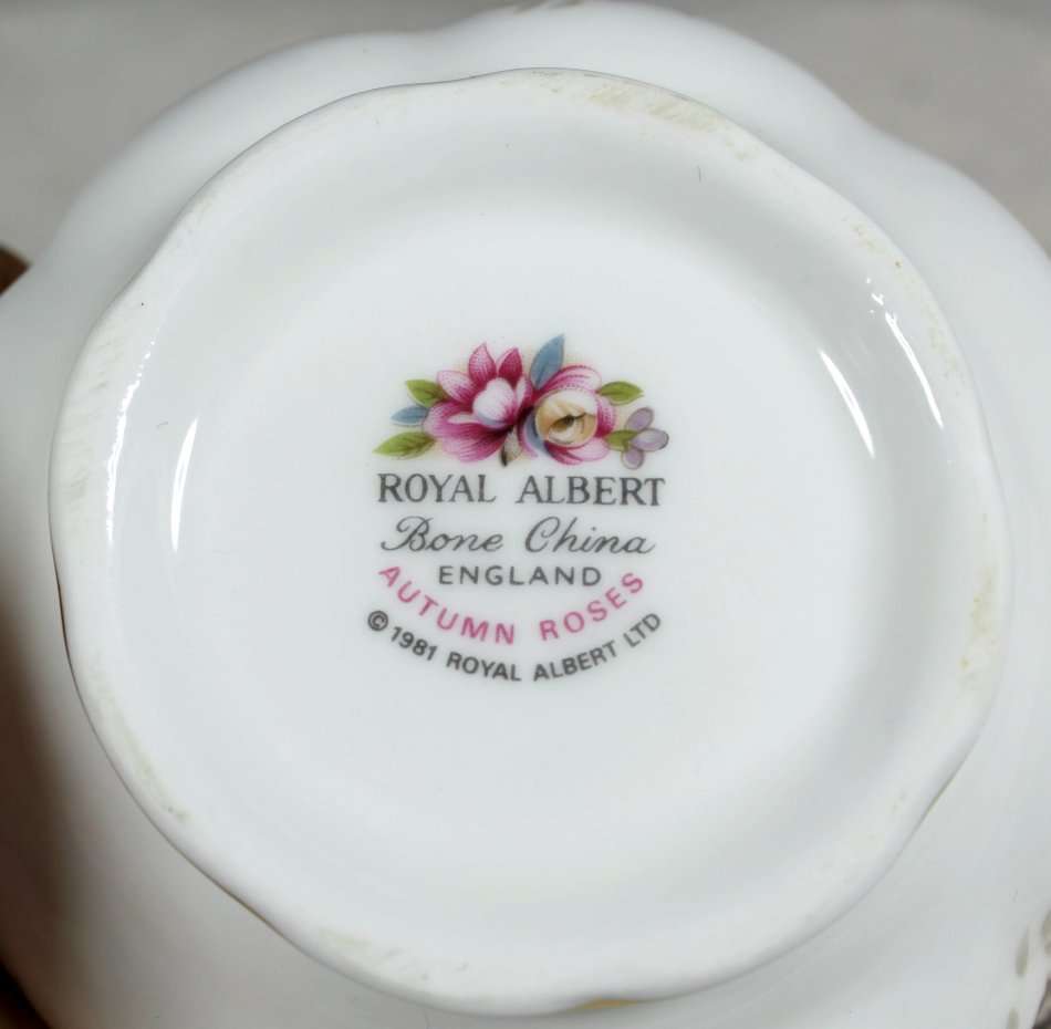 Royal Albert - Autumn Rose - 1981 - Sugar bowl - Beautiful!! - Low price! - Bid now!!