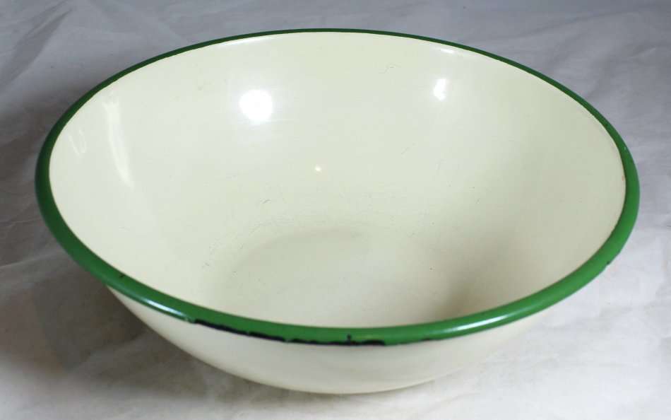 Enamel mixing bowl - Bid Now!!!