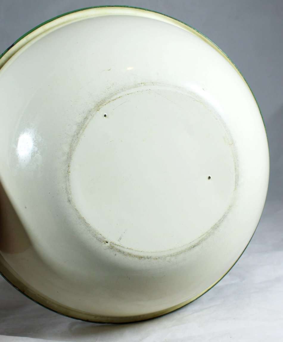 Enamel mixing bowl - Bid Now!!!