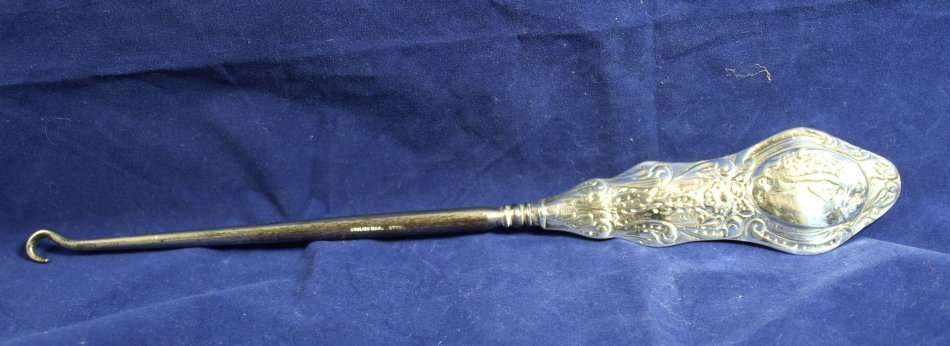 Silver button hook - English hallmarked - Beautiful - Bid Now!