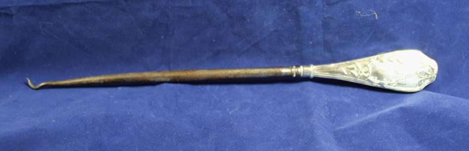 Silver button hook - English hallmarked - Beautiful - Bid Now!