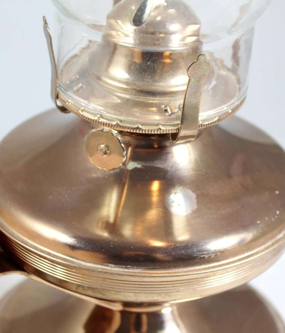 Copper plated tin paraffin lamp - A beautiful piece! Low price! Act fast and bid now!