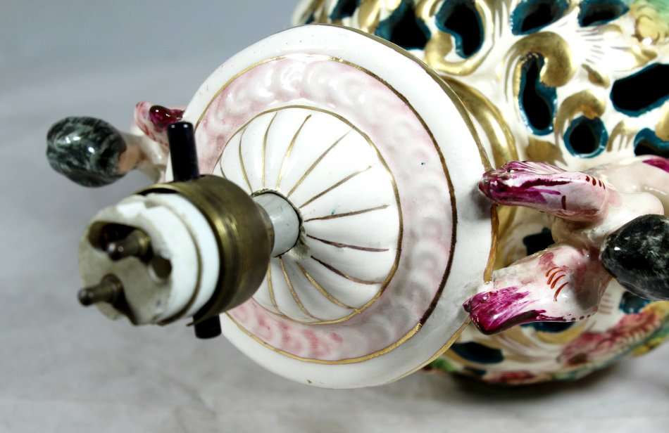 Capodimonte - Italian Lamp - Beautiful! - Bid Now!