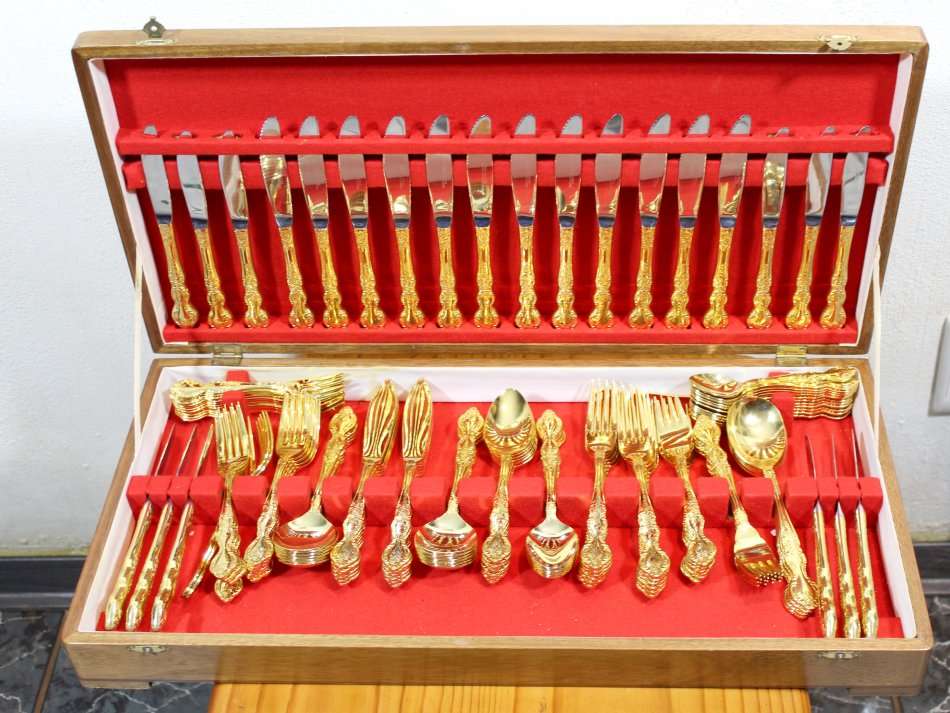 24ct Gold Plated - Knife and Fork Set - Beautiful! - Bid Now!