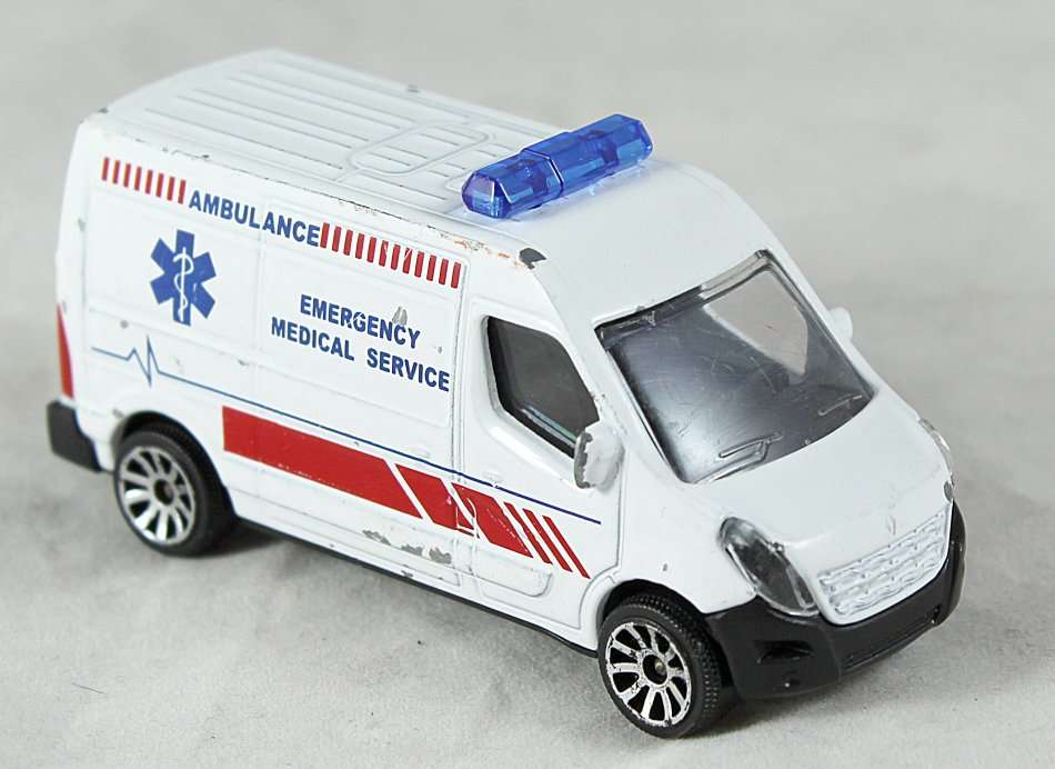 Majorette - Renault Master - Ambulance - Bid now!!