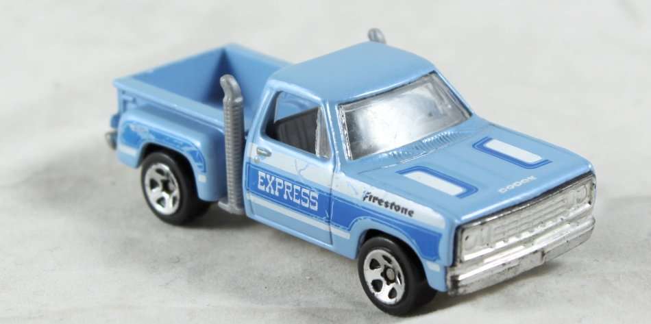 Hot Wheels - Dodge - Li'l Red Express Truck - Bid now!!