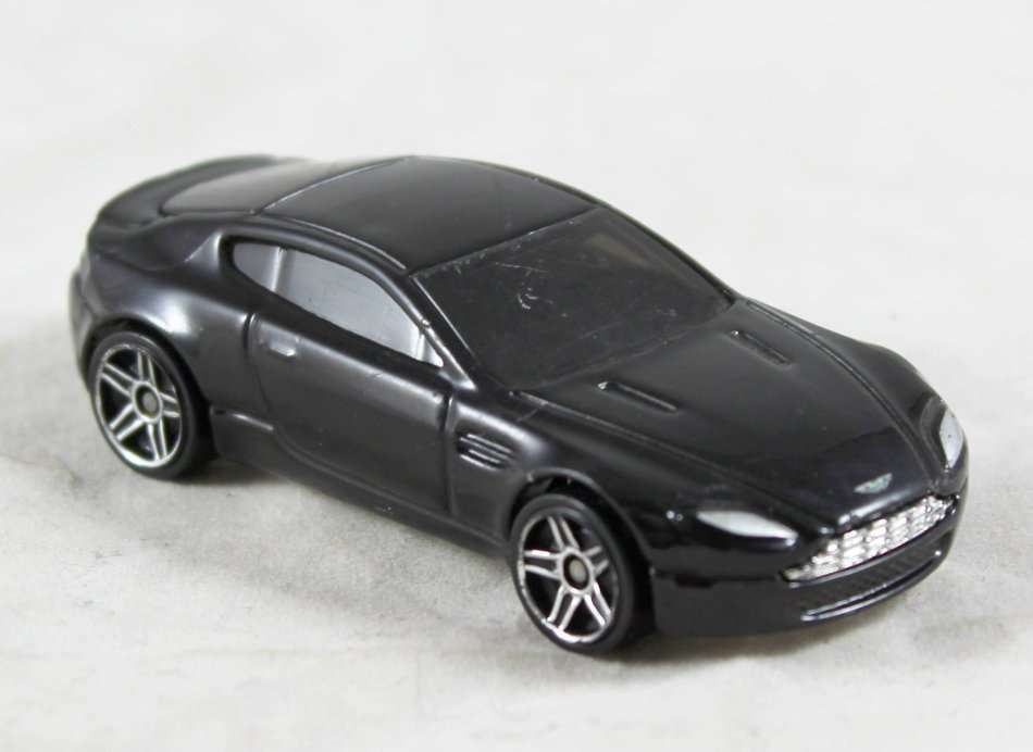 Hot Wheels - Aston Martin - V8 Vantage - Bid now!!