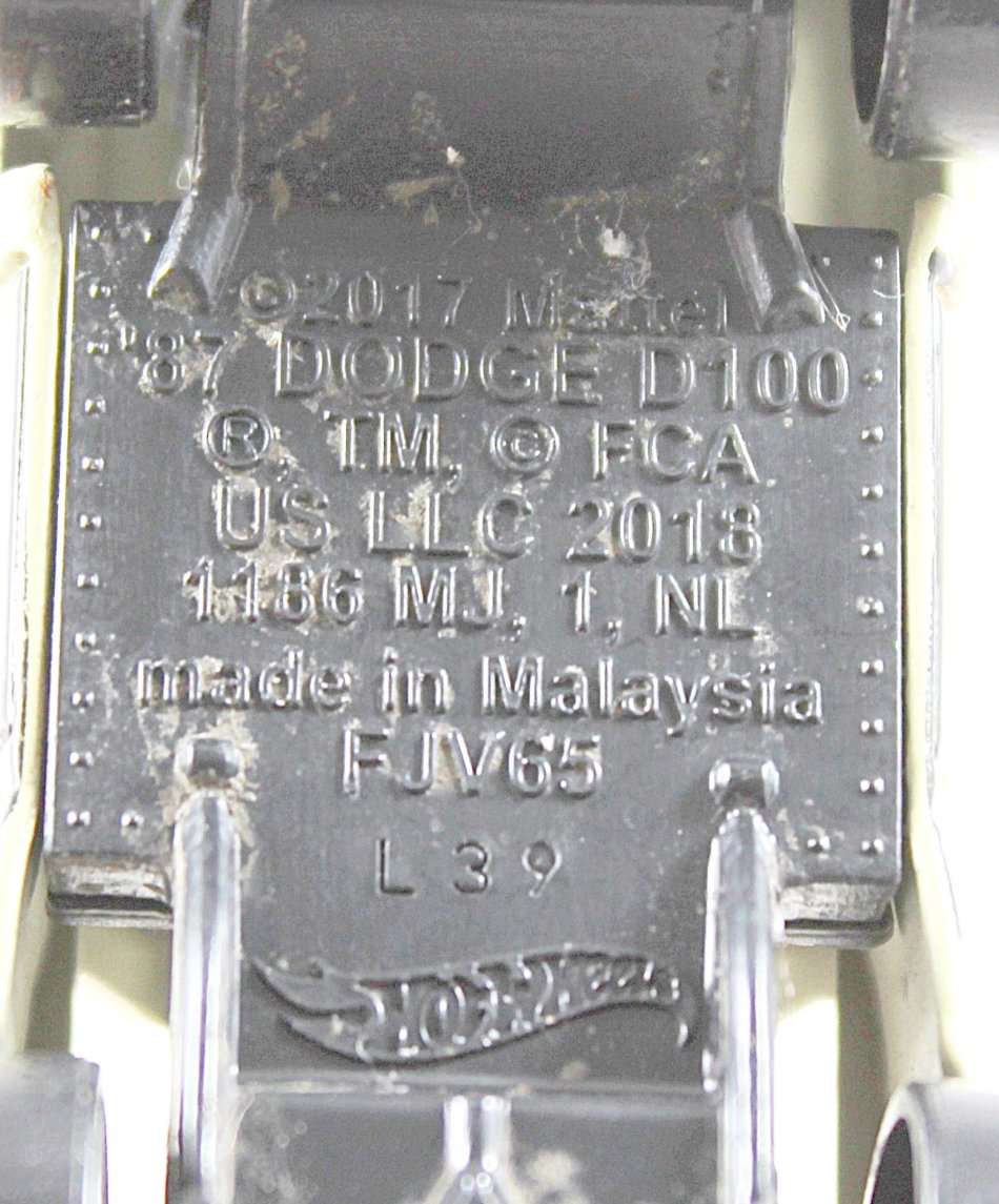 Hot Wheels - '87 Dodge - D100 - Bid now!!