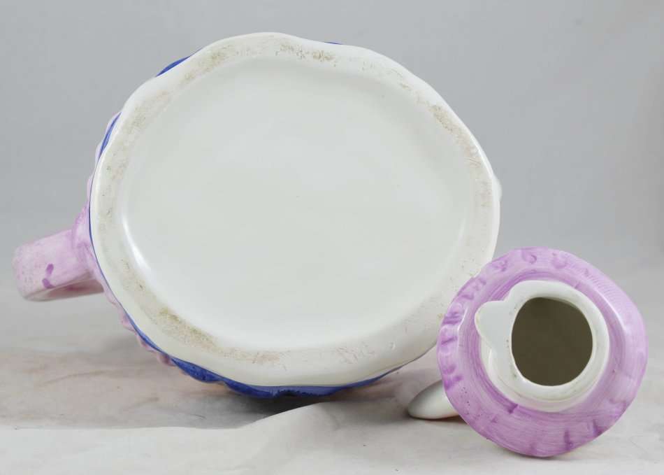 Character Tea Pot - Cat in a Dress - Gorgeous! - Bid Now!!!