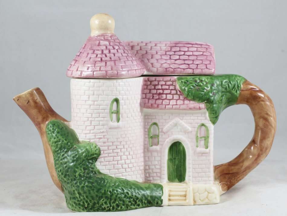 Large Character Tea Pot - House Shaped - Gorgeous! - Bid Now!!!