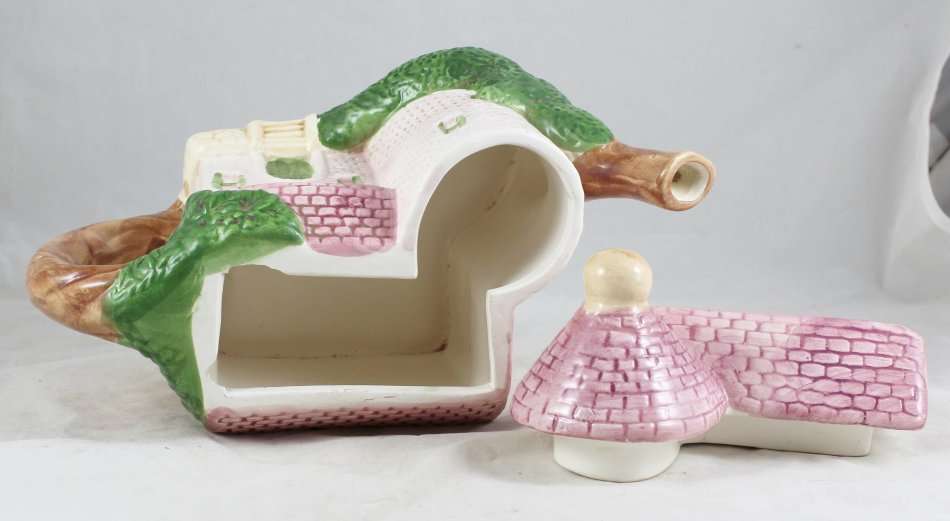 Large Character Tea Pot - House Shaped - Gorgeous! - Bid Now!!!