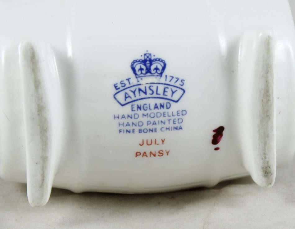 Aynsley - Barrel Vase with Flowers - Gorgeous! - Bid Now!!!