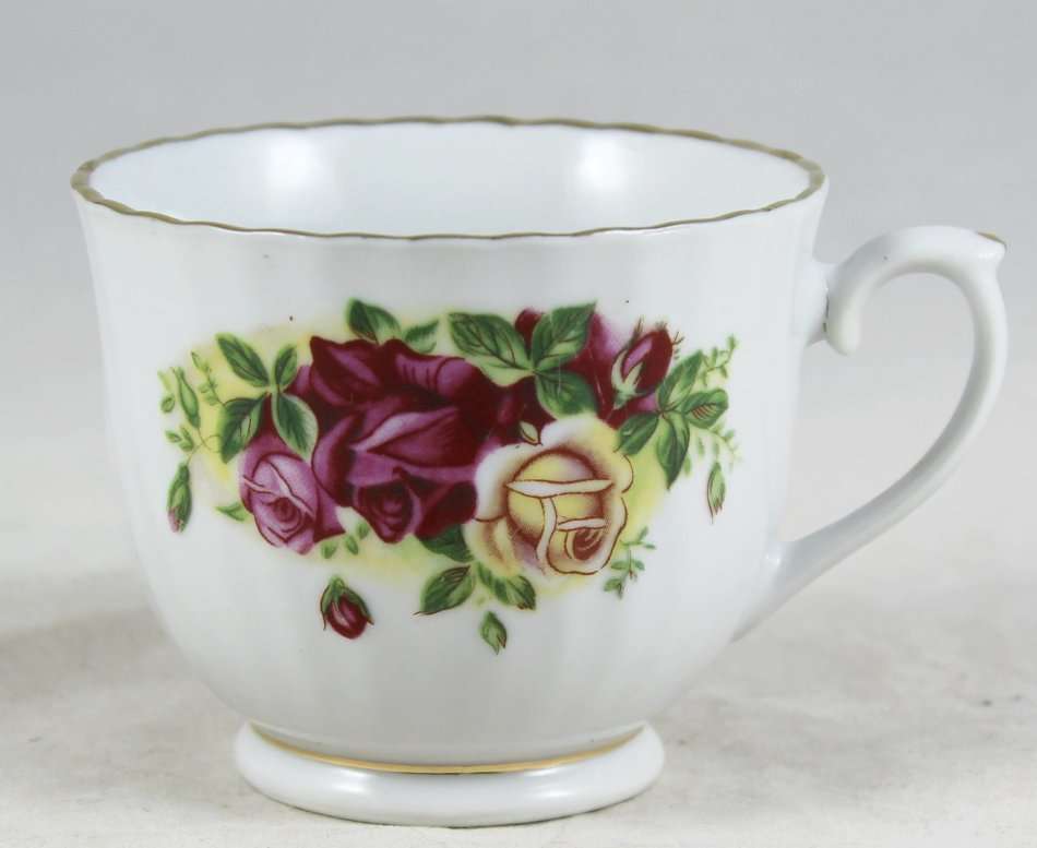 Elegant China - English Rose - Tea Cup - Beautiful! - Bid Now!!!