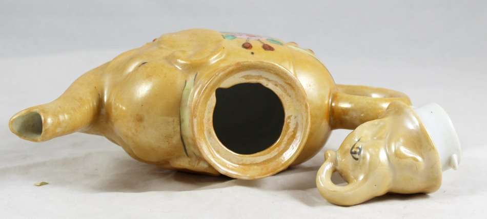 Character Tea Pot - Elephant - Stunning! - Bid Now!!!