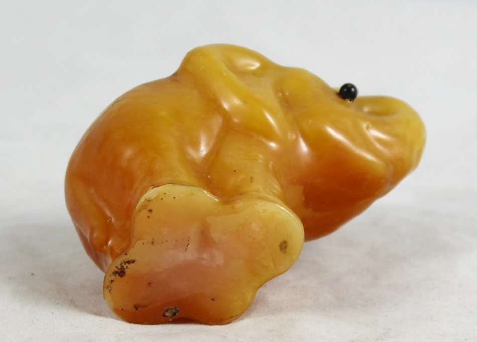 Small elephant candle