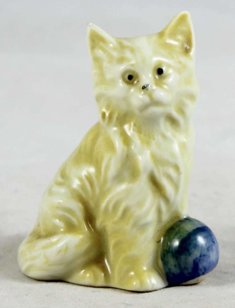 Cat With A Ball - Beautiful! - Bid Now!!!