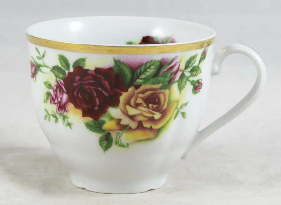 Rose Pattern Cup - Czechoslovakia - Beautiful! - Bid Now!!!