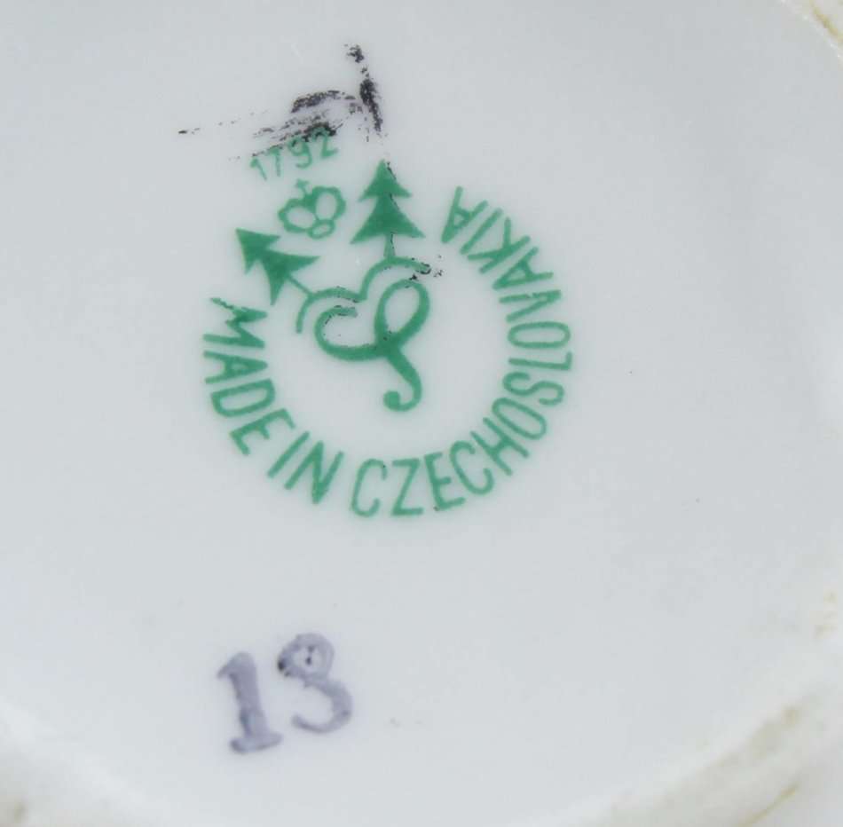 Rose Pattern Cup - Czechoslovakia - Beautiful! - Bid Now!!!