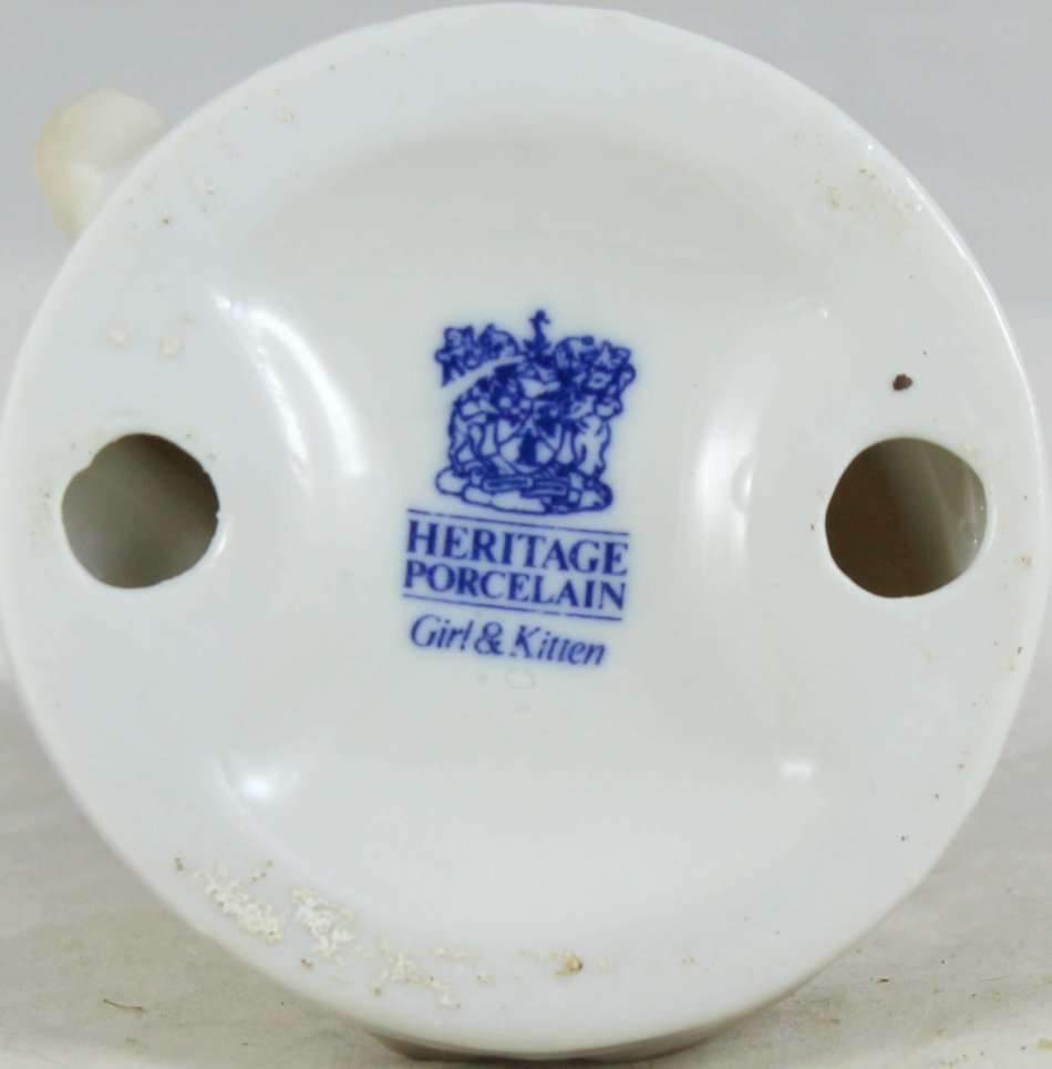 Heritage Porcelain - Girl & Kitten - Amazing! - Bid Now!!!