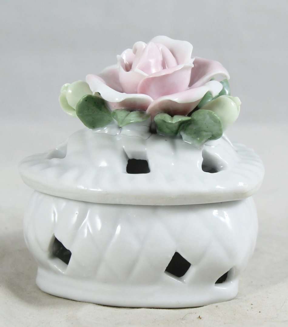 Porcelain Flower - Heart Shaped Trinket Bowl - Pink - Beautiful! - Bid Now!!