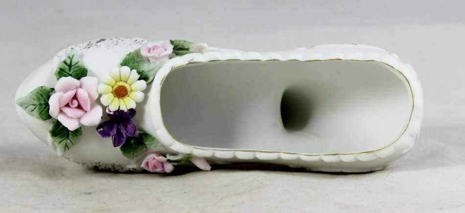 Balboa - High Heel Shoe - Embossed Flowers - Gorgeous! - Bid Now!!