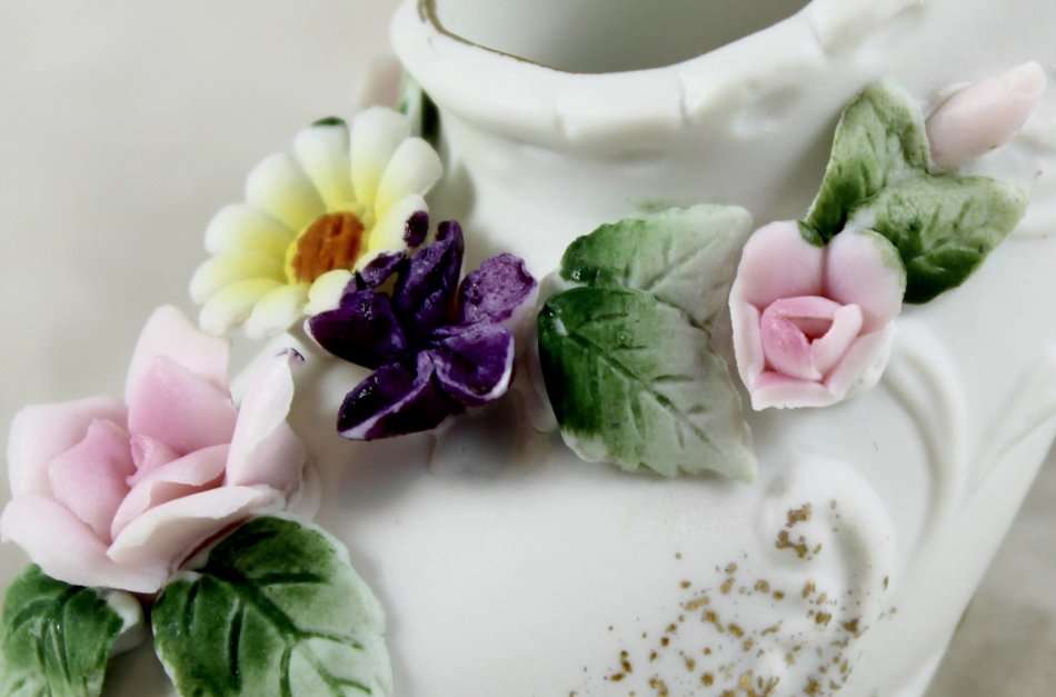 Balboa - High Heel Shoe - Embossed Flowers - Gorgeous! - Bid Now!!