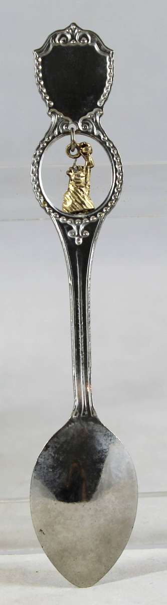 Souvenir spoon - family crest - Statue of Liberty charm