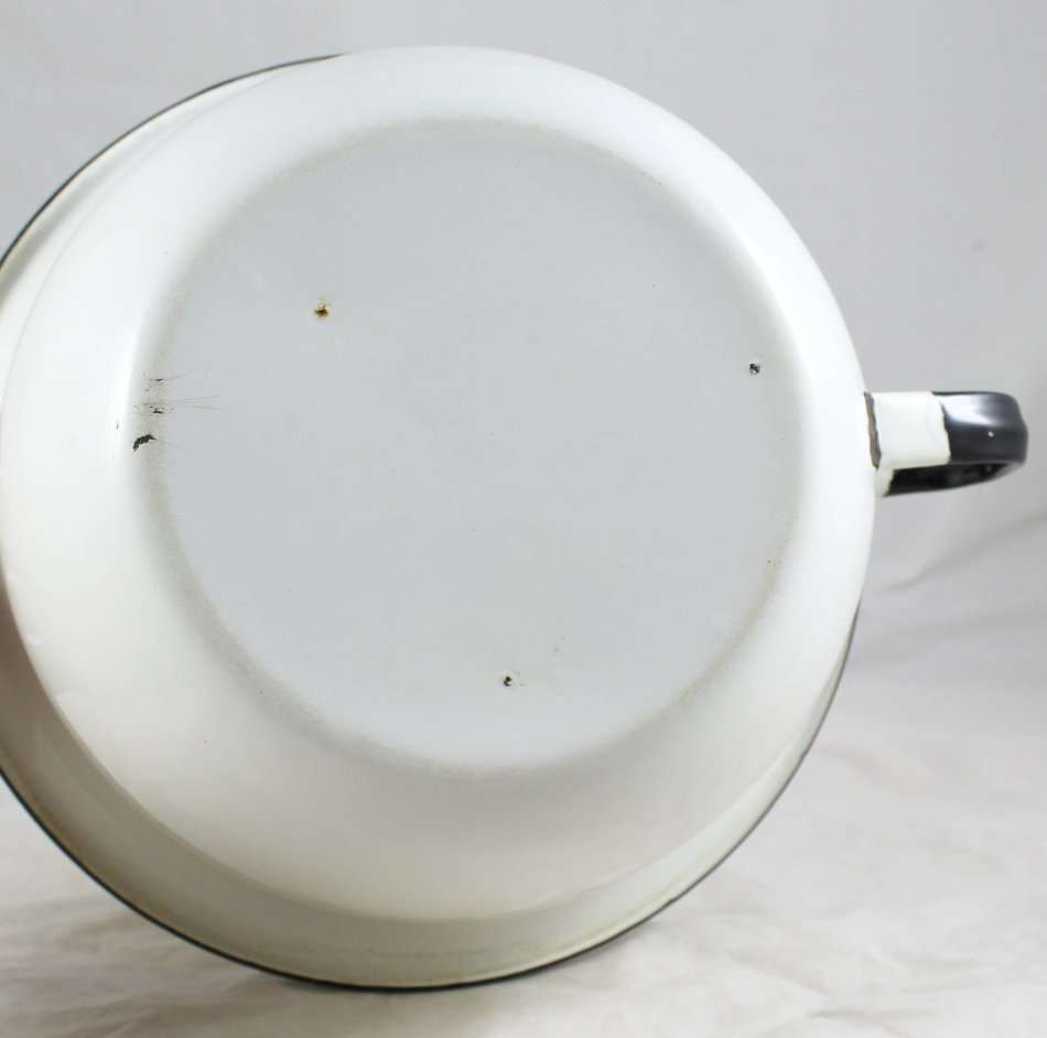 Chamber Pot - White Enamel - Beautiful! - Bid Now!!!