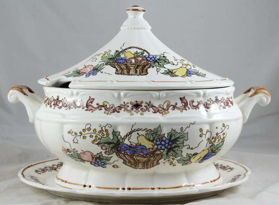 Japan - Soup Tureen with Under Plate  - Beautiful! - Bid Now!!!