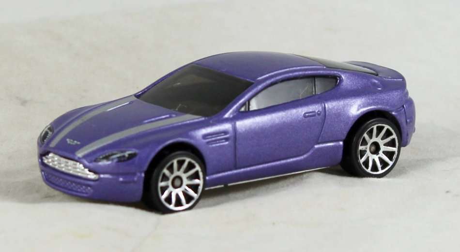 Hotwheels - Aston Martin V8 Vantage - Bid now!!