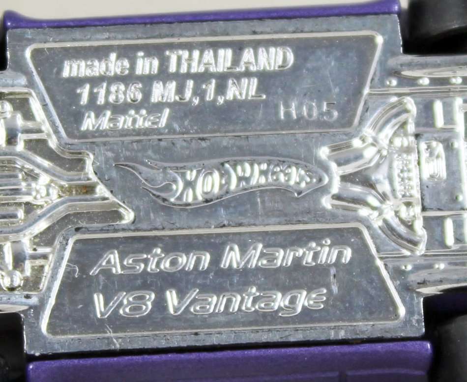 Hotwheels - Aston Martin V8 Vantage - Bid now!!