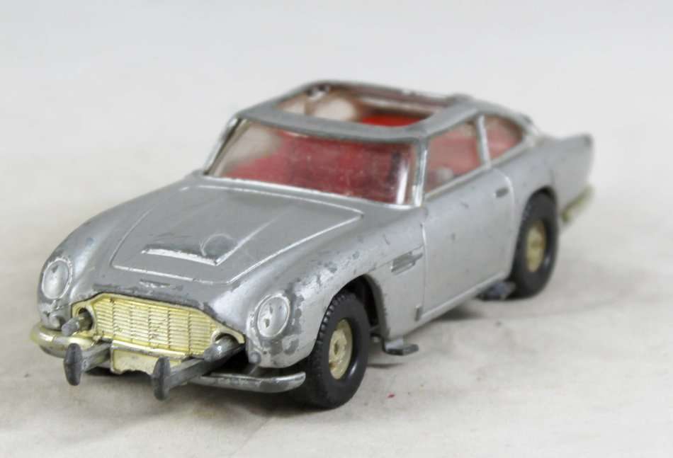 Corgi - 007 Aston Martin DB5 - Bid now!!