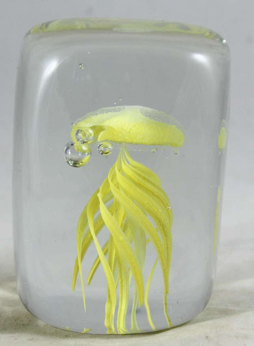 Glass Paperweight - Jelly Fish - Gorgeous! - Bid Now!!!