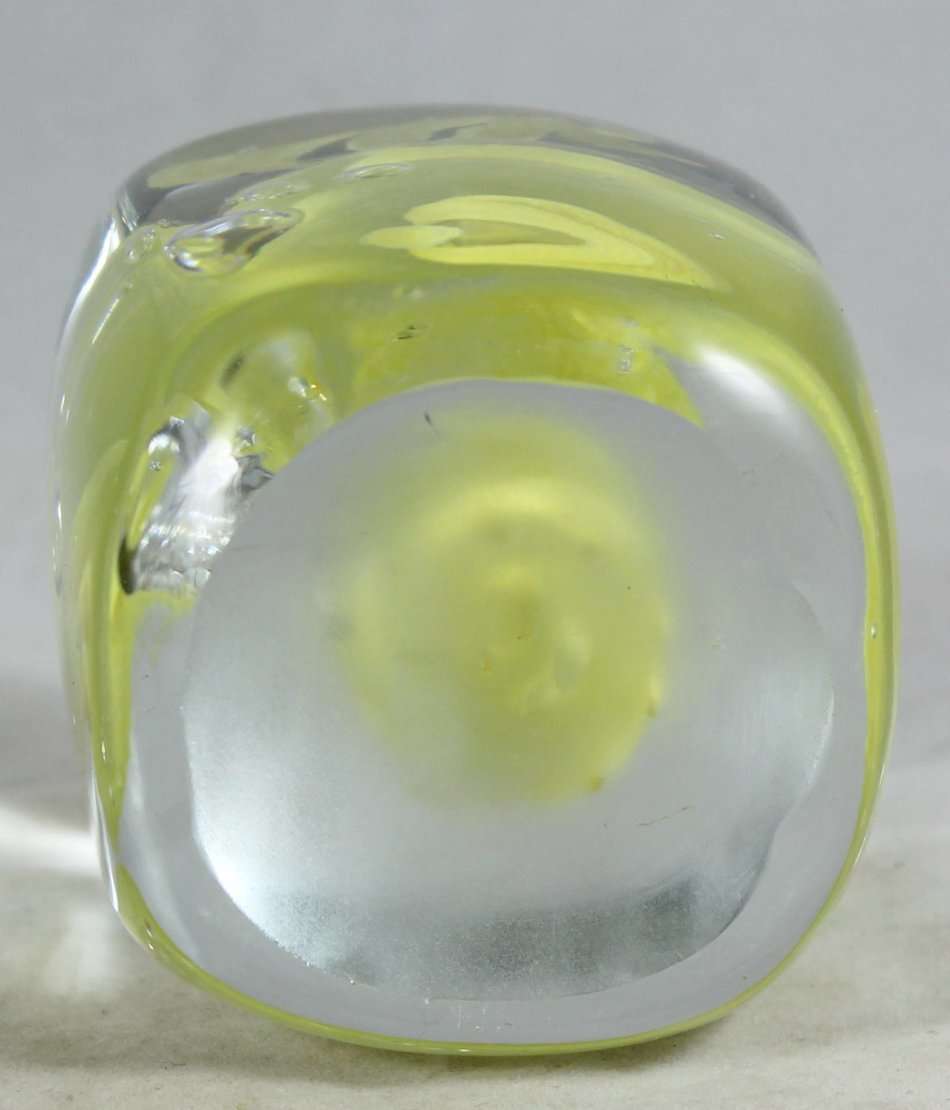 Glass Paperweight - Jelly Fish - Gorgeous! - Bid Now!!!