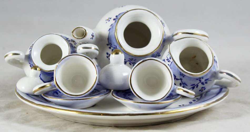 Blue & White - Children's Tea Set - Gorgeous! - Bid Now!!!