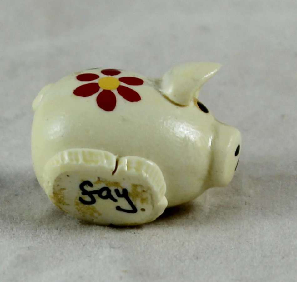 Miniature White Pig - Heart & Flowers - Gorgeous! - Bid Now!!!