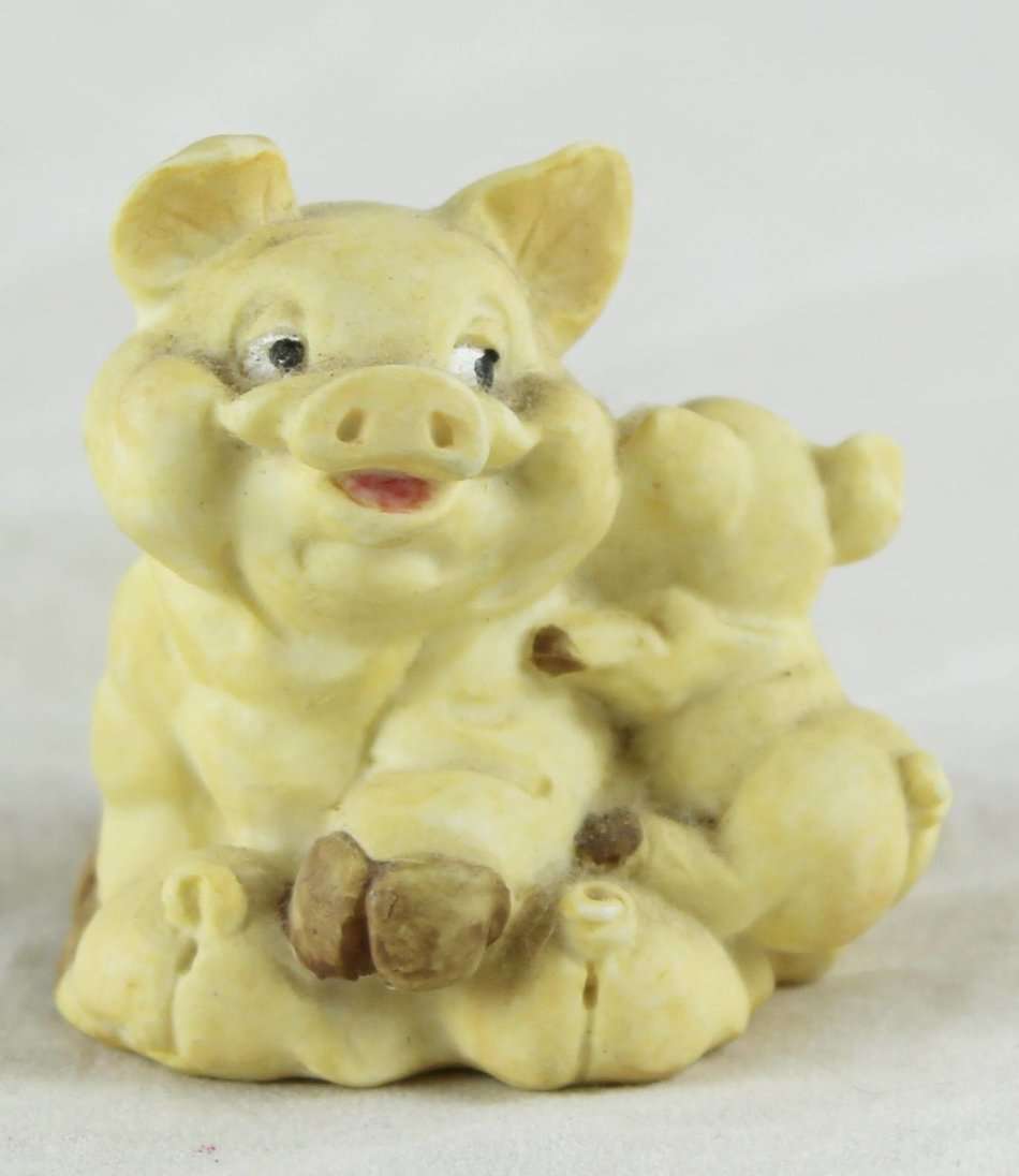 `94 J.C - Mom and Baby Pigs - Gorgeous! - Bid Now!!!