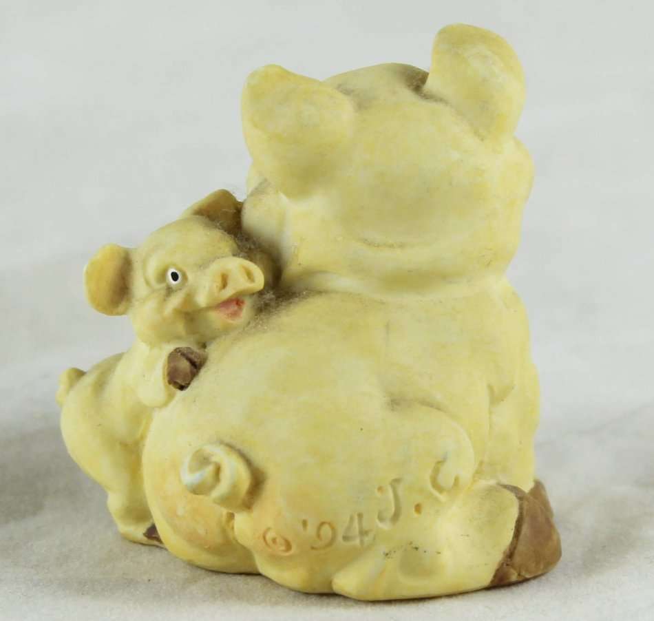 `94 J.C - Mom and Baby Pigs - Gorgeous! - Bid Now!!!