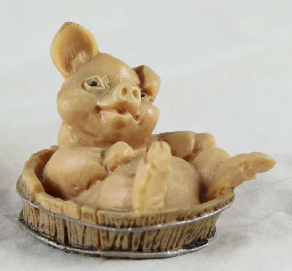 Pig Sitting In The Tub - Gorgeous! - Bid Now!!!