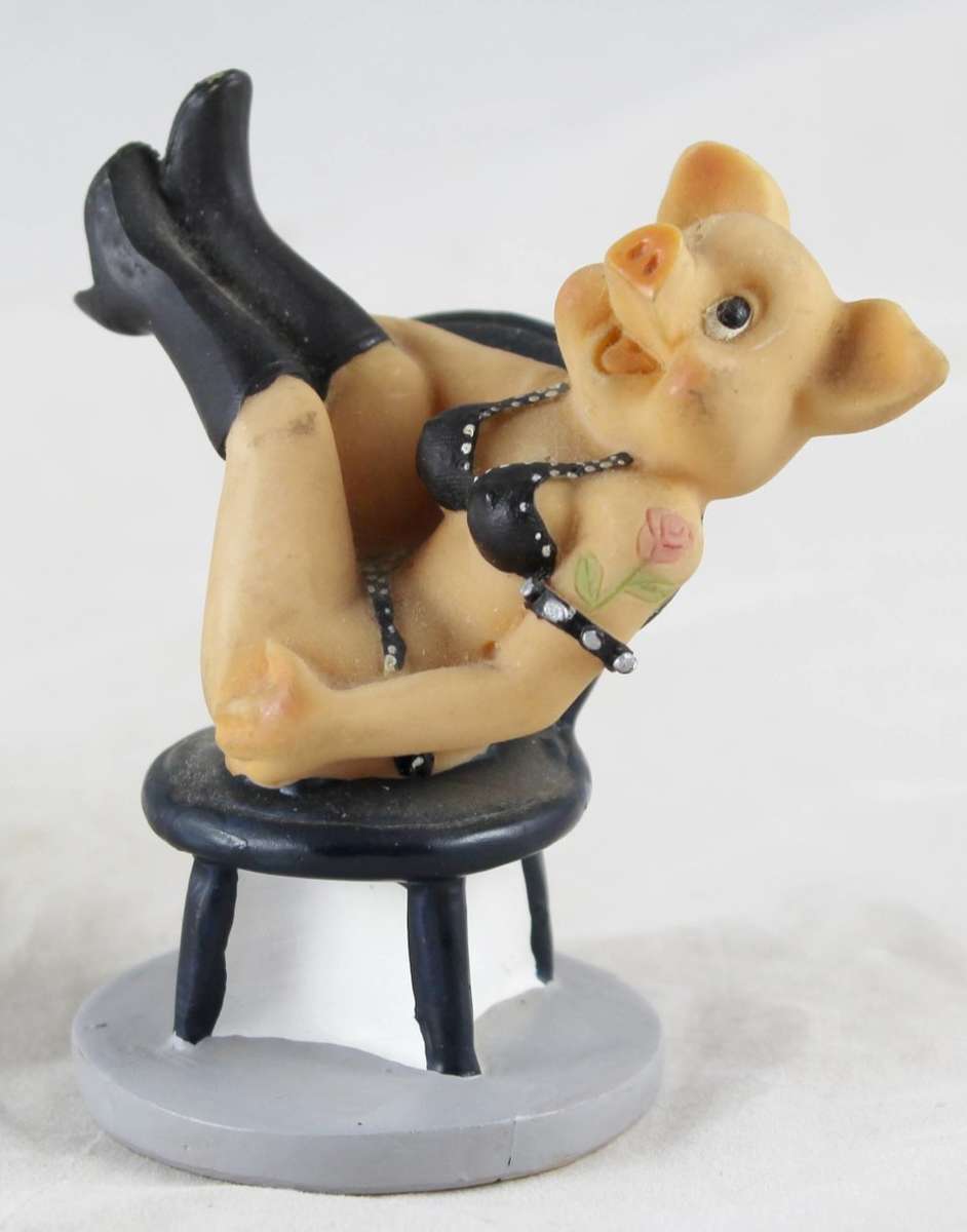 Performer Pig - Gorgeous! - Bid Now!!!